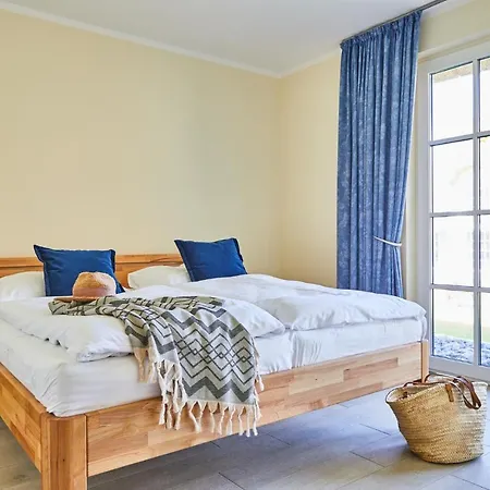 Graukranich 41 * Fuhlendorf (Mecklenburg-Vorpommern)